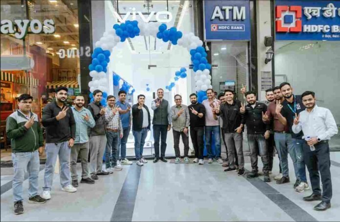 Vivo Gurugram Store, Reach 3Roads Retail, Vivo Delhi NCR, Smartphone Stores Gurugram, Vivo Experience Store, New Mobile Store Gurugram, Technology Retail India