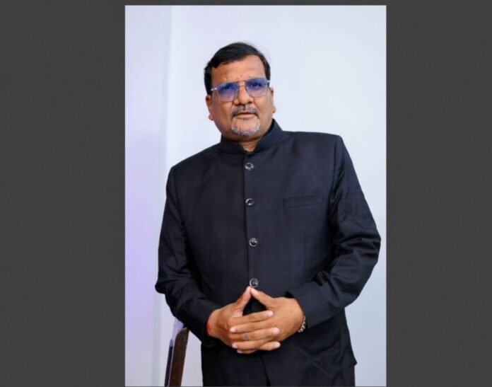 Piyush Goel mirror image writer, Piyush Goel biography, mirror writing India, Madhushala needle writing, world record mirror image books, Piyush Goel achievements, unique writers India