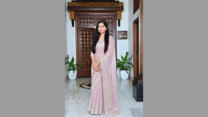Author and poet Ritu Solanki, creator of contemporary fiction, romance, and psychological thriller stories
